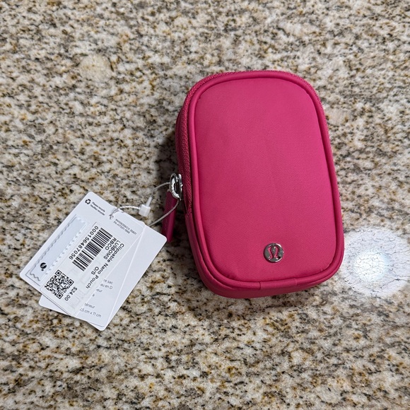 Clippable Nano Pouch - Picture 1 of 3